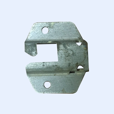 De elektro Gegalvaniseerde Draadwacht Nail Plate With woelt Zink Geplateerde OEM 2.0MM Dikte met een riek om leverancier